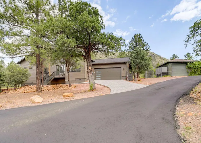 Holiday home Luxe W/ Tonto National Forest Access!